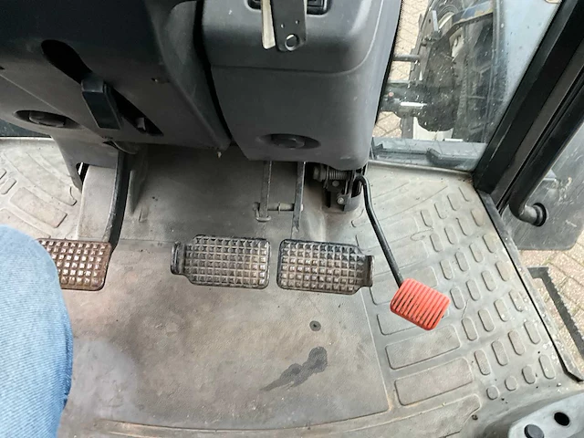 New holland tl90 vierwielaangedreven landbouwtractor - afbeelding 14 van  32