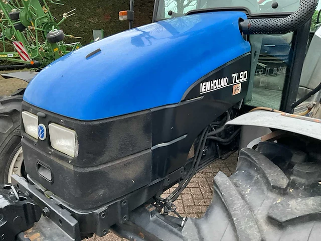 New holland tl90 vierwielaangedreven landbouwtractor - afbeelding 16 van  32