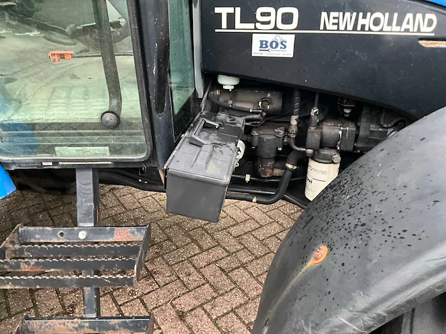 New holland tl90 vierwielaangedreven landbouwtractor - afbeelding 22 van  32