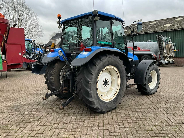 New holland tl90 vierwielaangedreven landbouwtractor - afbeelding 23 van  32