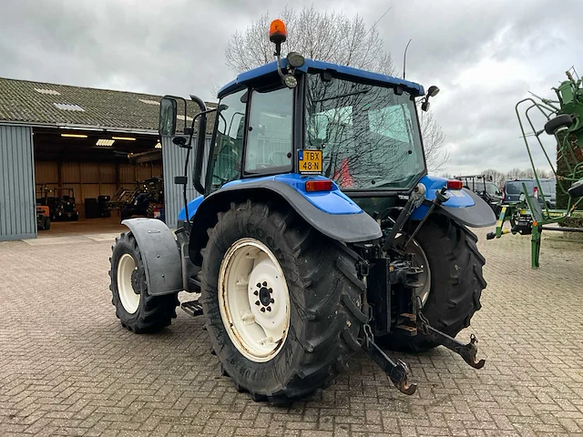 New holland tl90 vierwielaangedreven landbouwtractor - afbeelding 27 van  32