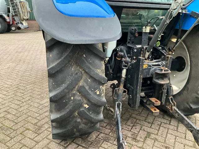 New holland tl90 vierwielaangedreven landbouwtractor - afbeelding 31 van  32