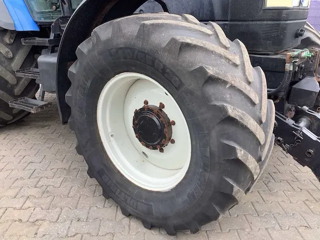 New holland tm140 vierwielaangedreven landbouwtractor - afbeelding 23 van  33