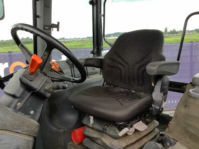 New holland tm140 vierwielaangedreven landbouwtractor - afbeelding 24 van  33