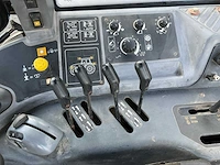 New holland tm190 vierwielaangedreven landbouwtractor - afbeelding 15 van  27