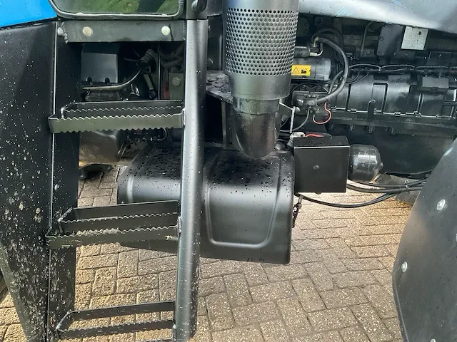 New holland tvt 145 vierwielaangedreven landbouwtractor - afbeelding 20 van  38