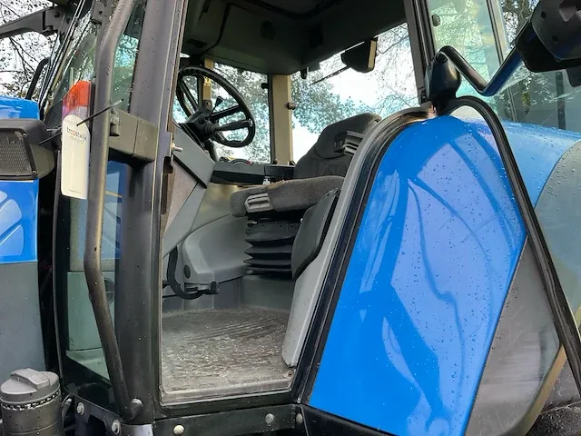 New holland tvt 145 vierwielaangedreven landbouwtractor - afbeelding 27 van  38