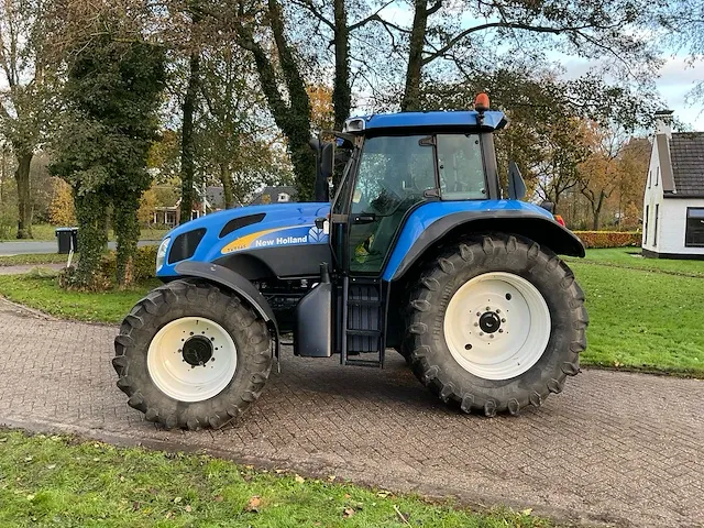 New holland tvt 145 vierwielaangedreven landbouwtractor - afbeelding 3 van  38