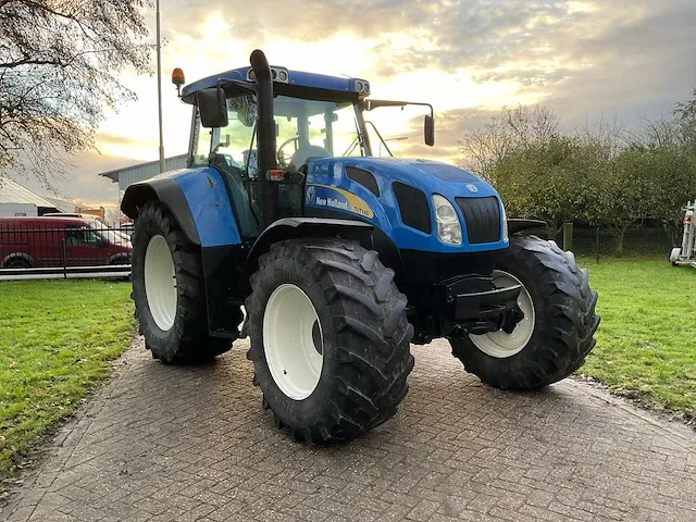 New holland tvt 145 vierwielaangedreven landbouwtractor - afbeelding 9 van  38