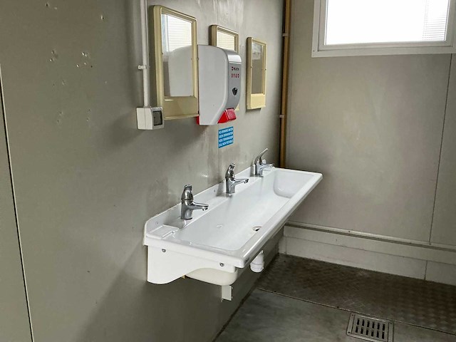 Newhouse sanitairunit (toilet) - afbeelding 3 van  18