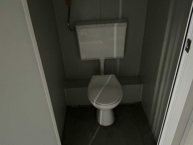 Newhouse sanitairunit (toilet) - afbeelding 5 van  21