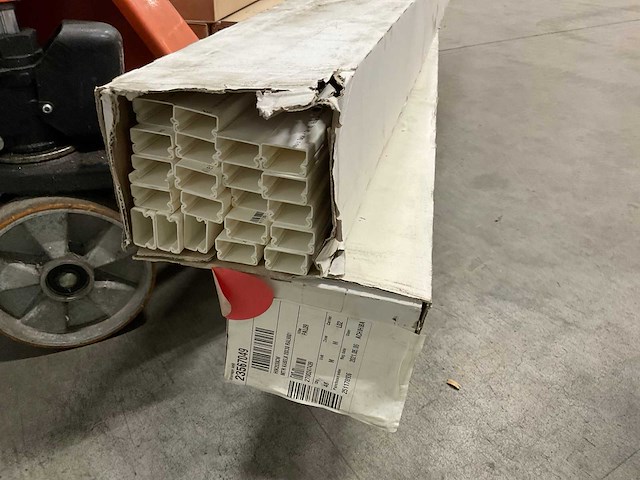 Newlec hik pvc kabelgoot (45x) - afbeelding 3 van  5