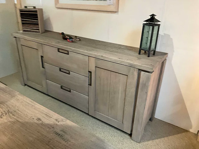 Newport eiken dressoir - afbeelding 2 van  7