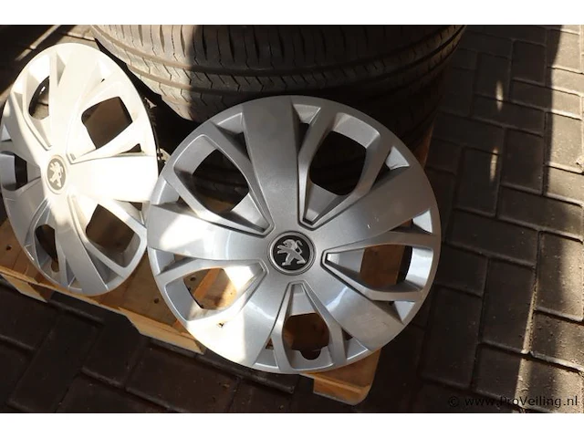 Nexen autobanden met stalen velgen type rodian ct8 en peugeot wieldoppen - 4 stuks - afbeelding 3 van  11