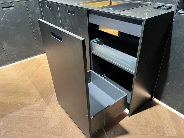 Next 125 - showroomkeuken (c) - afbeelding 18 van  24