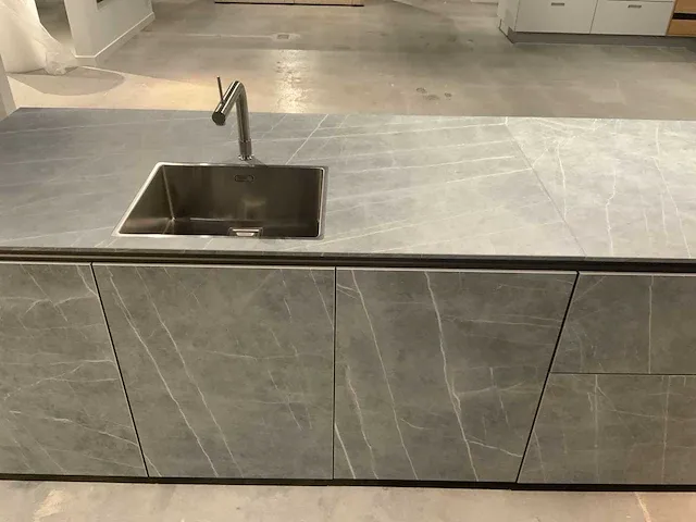 Next / miele / bora / atag rechte aanbouwkeuken met eiland - afbeelding 26 van  55
