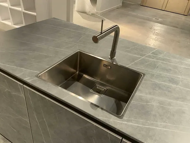 Next / miele / bora / atag rechte aanbouwkeuken met eiland - afbeelding 31 van  55