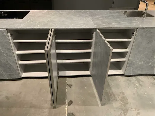Next / miele / bora / atag rechte aanbouwkeuken met eiland - afbeelding 48 van  55