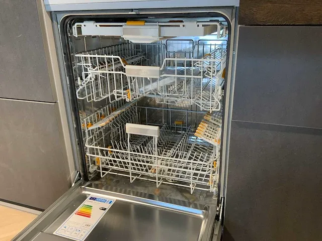 Next / miele / gutmann kookeiland met recht aanrechtblok - afbeelding 19 van  66