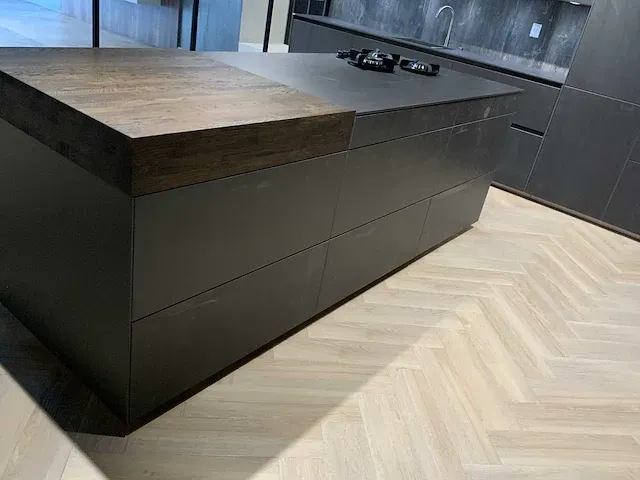 Next / miele / gutmann kookeiland met recht aanrechtblok - afbeelding 30 van  66