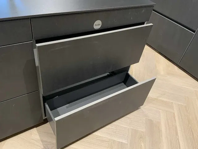 Next / miele / gutmann kookeiland met recht aanrechtblok - afbeelding 35 van  66