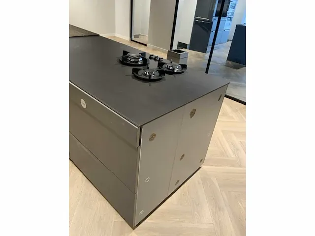 Next / miele / gutmann kookeiland met recht aanrechtblok - afbeelding 38 van  66