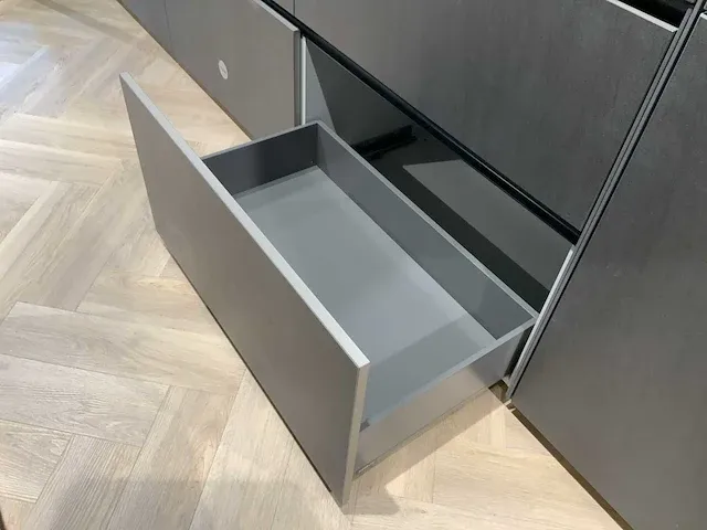 Next / miele / gutmann kookeiland met recht aanrechtblok - afbeelding 48 van  66