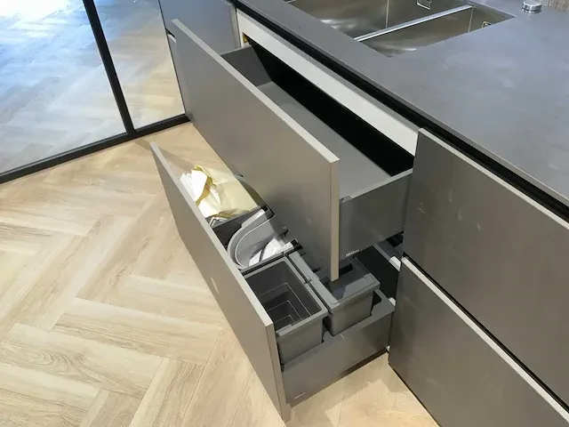 Next / miele / gutmann kookeiland met recht aanrechtblok - afbeelding 50 van  66