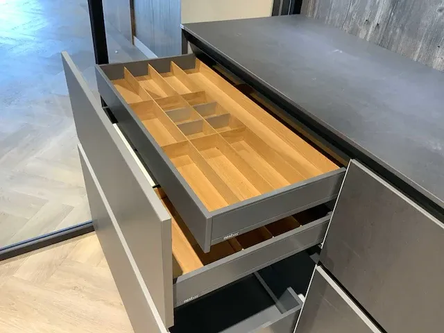 Next / miele / gutmann kookeiland met recht aanrechtblok - afbeelding 52 van  66