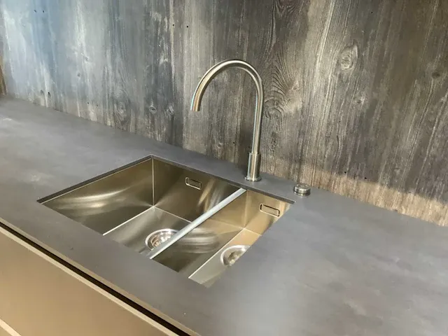 Next / miele / gutmann kookeiland met recht aanrechtblok - afbeelding 45 van  66