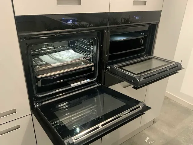 Next / siemens l-vormige keukenopstelling met apparatuurwand - afbeelding 9 van  64