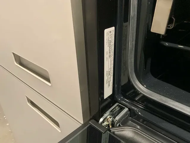 Next / siemens l-vormige keukenopstelling met apparatuurwand - afbeelding 11 van  64