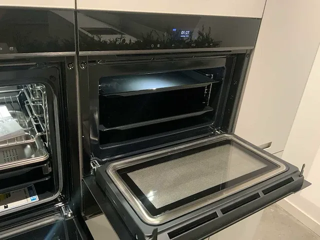Next / siemens l-vormige keukenopstelling met apparatuurwand - afbeelding 13 van  64