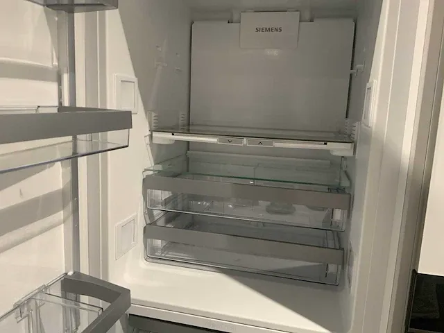 Next / siemens l-vormige keukenopstelling met apparatuurwand - afbeelding 18 van  64