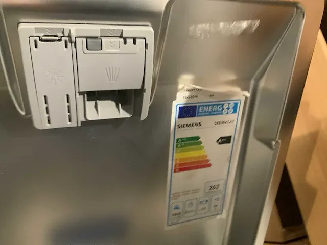Next / siemens l-vormige keukenopstelling met apparatuurwand - afbeelding 29 van  64