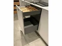 Next / siemens l-vormige keukenopstelling met apparatuurwand - afbeelding 37 van  64