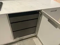 Next / siemens l-vormige keukenopstelling met apparatuurwand - afbeelding 39 van  64