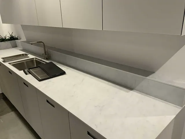 Next / siemens l-vormige keukenopstelling met apparatuurwand - afbeelding 42 van  64