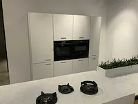 Next / siemens l-vormige keukenopstelling met apparatuurwand - afbeelding 34 van  64