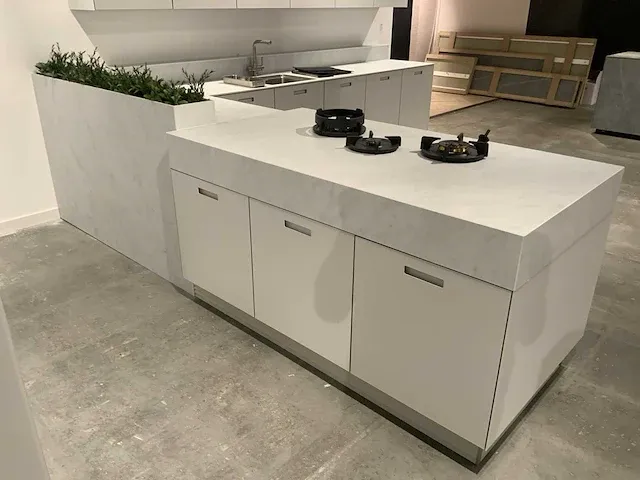 Next / siemens l-vormige keukenopstelling met apparatuurwand - afbeelding 48 van  64