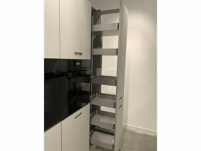Next / siemens l-vormige keukenopstelling met apparatuurwand - afbeelding 53 van  64