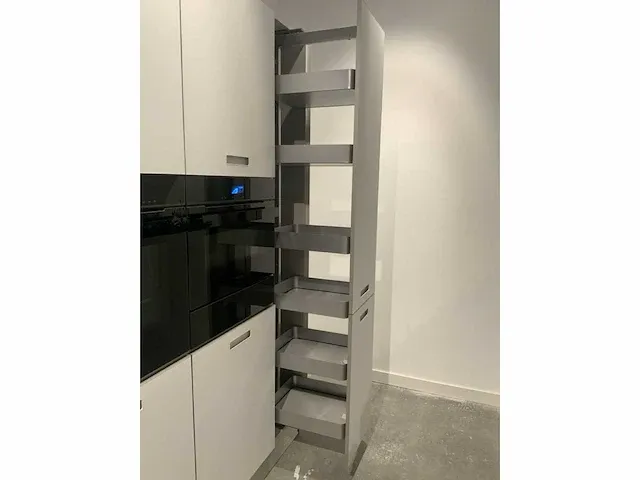 Next / siemens l-vormige keukenopstelling met apparatuurwand - afbeelding 55 van  64