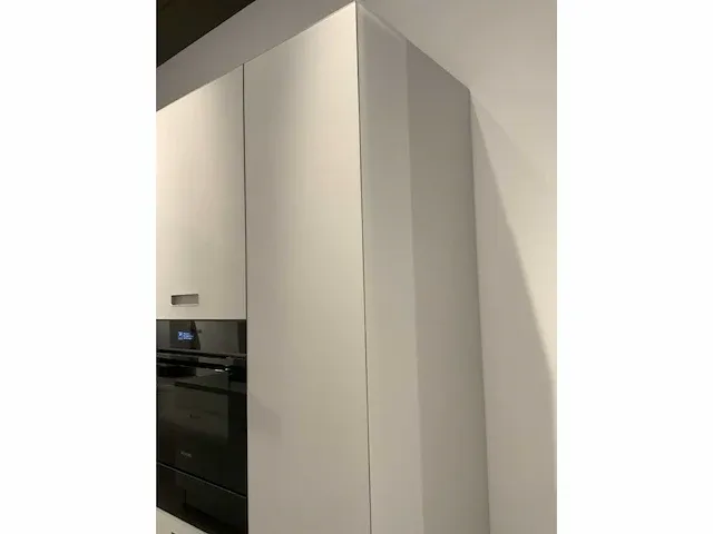 Next / siemens l-vormige keukenopstelling met apparatuurwand - afbeelding 58 van  64