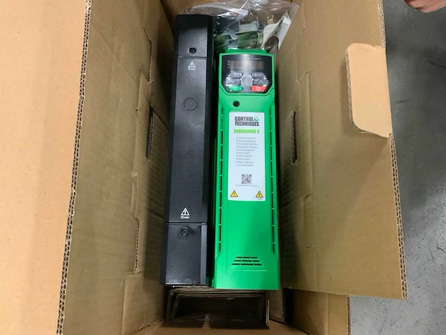 Nidec control techniques commander c c200-054 11/15kw frequentieregelaar - afbeelding 2 van  6