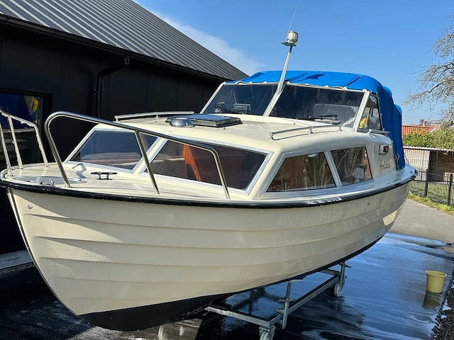 Nidelv 24 spitsgatter motorjacht - afbeelding 1 van  26