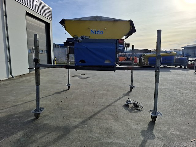 Nido strooier, nido, stratos b11-24 bcx-350, 2011 - afbeelding 15 van  21