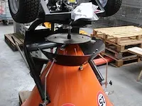 Nieuwe kunstmeststrooier cemo type sw 260.