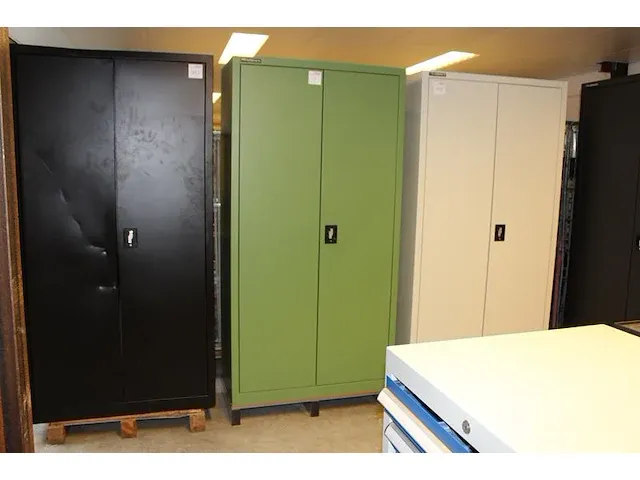 Nieuwe magazijnkast op onderstel met negen binnenlades en afmeting 100 x 50 x 207 cm. - afbeelding 1 van  2