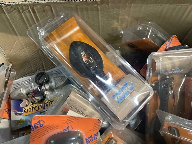 Nieuwe motor accessoires spiegels, knipperlichten, etc - afbeelding 5 van  9