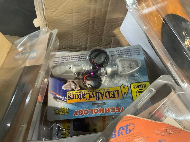 Nieuwe motor accessoires spiegels, knipperlichten, etc - afbeelding 6 van  9